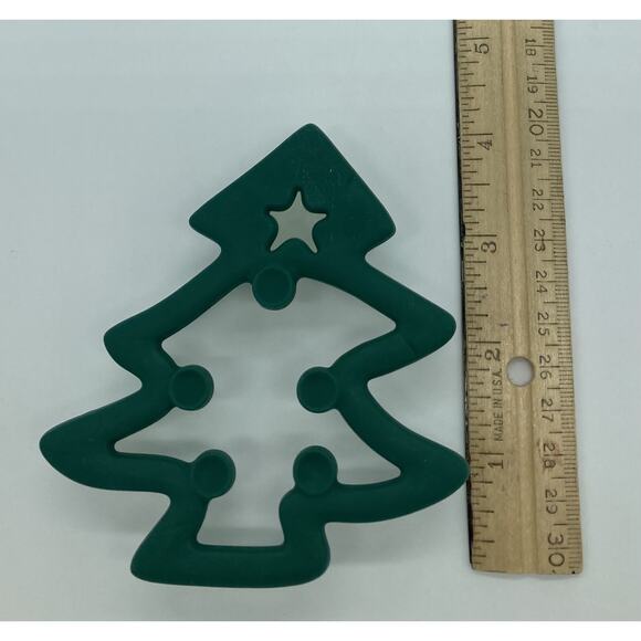 Lot of 6 Special Occasion Holiday Cookie Cutters Plastic with Rubber Top EUC - Picture 9 of 10